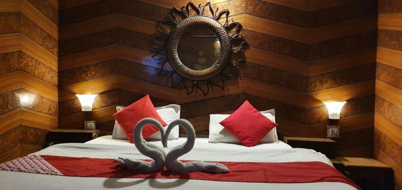 Goroomgo Ankur Lake View Mall Road Nainital - Prime Location With Luxury Room Exterior photo